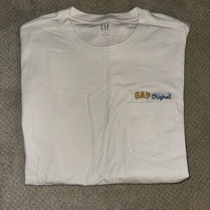 GAP Men's White T-Shirt